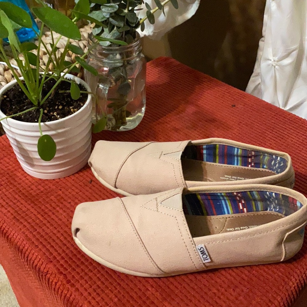 Light pink toms